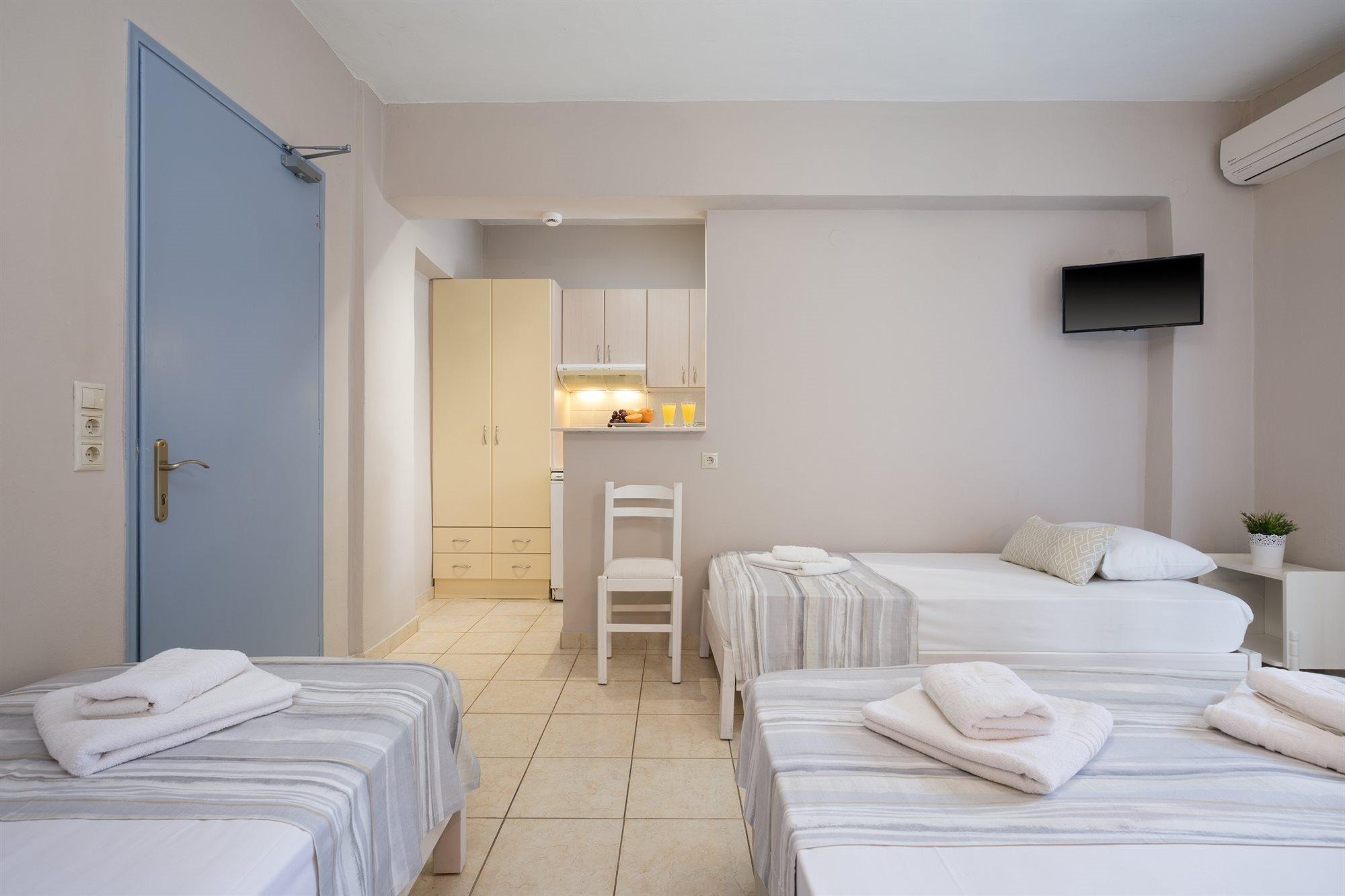 Bella Vista Beach Hotel And Studios Бенитсес Экстерьер фото