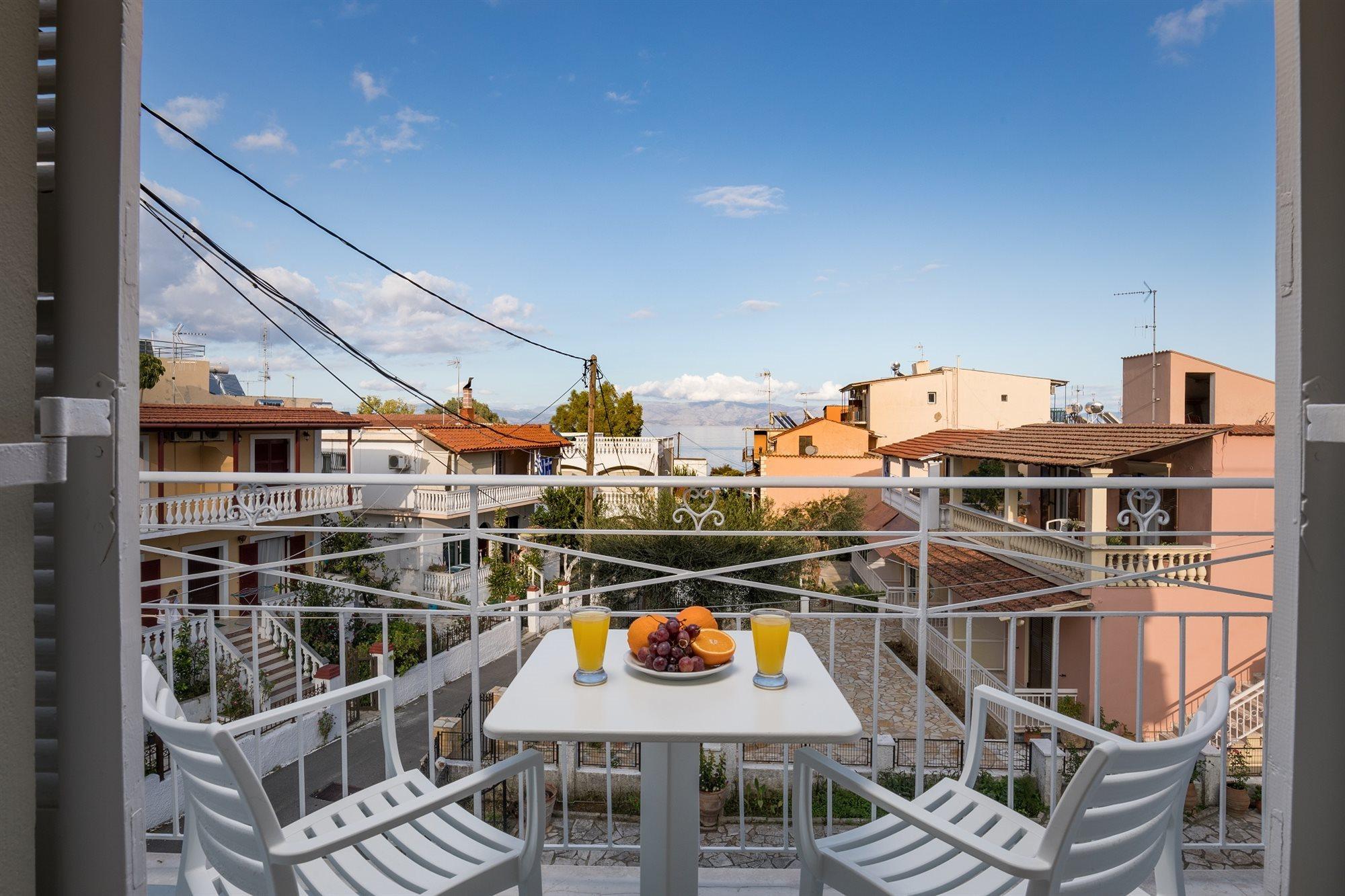 Bella Vista Beach Hotel And Studios Бенитсес Экстерьер фото