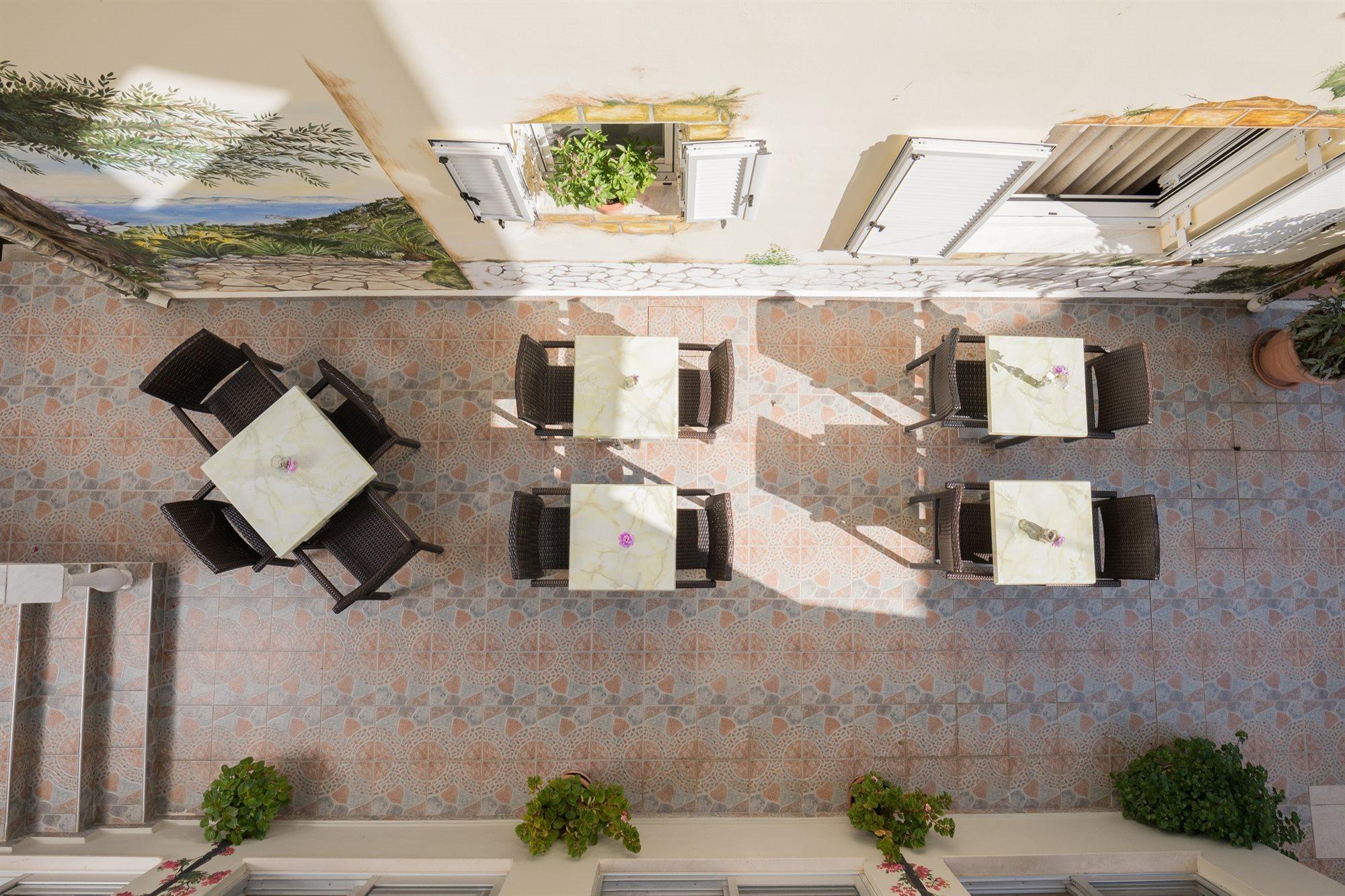 Bella Vista Beach Hotel And Studios Бенитсес Экстерьер фото